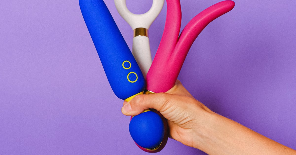 What to Look for in a Couple's Dildo